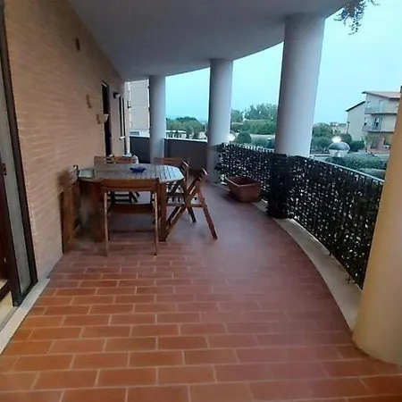 Vibrant In With Balcony Daire Marsciano