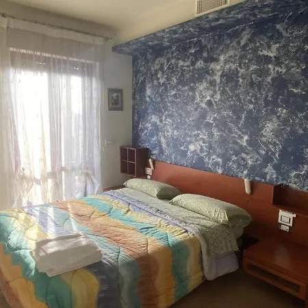 Apartment Vibrant In With Balcony *