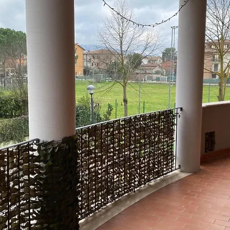 Vibrant In With Balcony *
