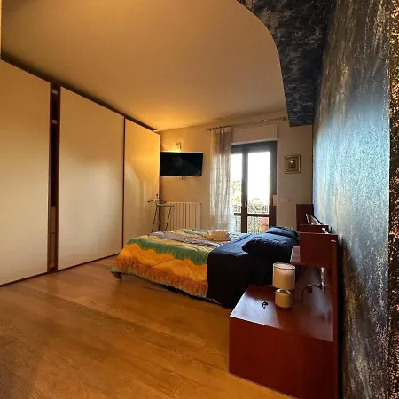 Apartment Vibrant In With Balcony *